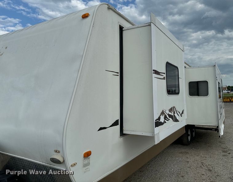 image for item EH4335 2007 Dutchman Denali camper