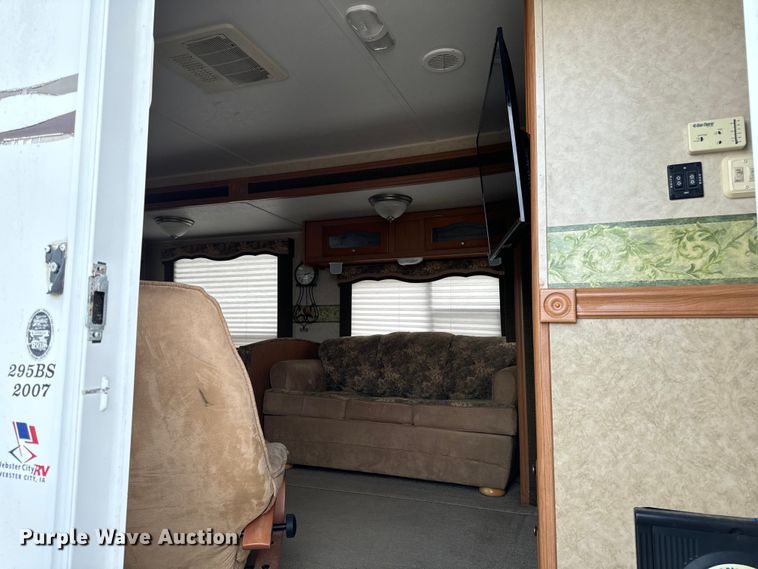 image for item EH4335 2007 Dutchman Denali camper