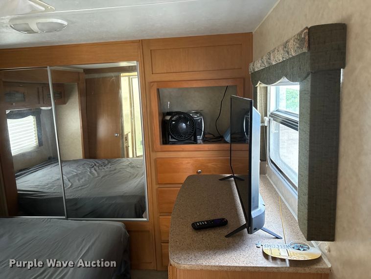 image for item EH4335 2007 Dutchman Denali camper