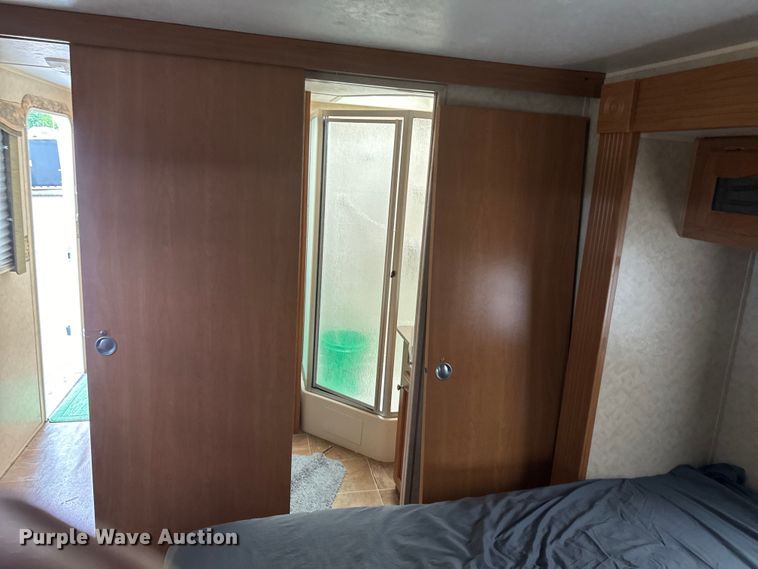 image for item EH4335 2007 Dutchman Denali camper