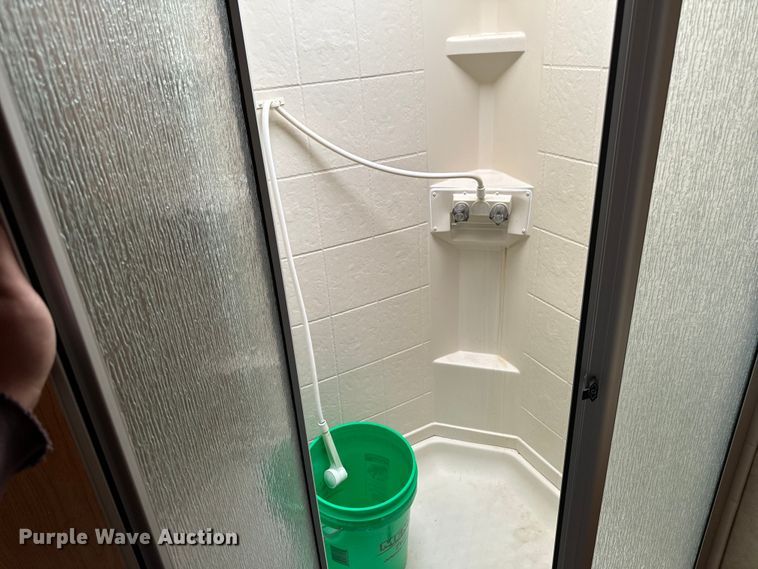 image for item EH4335 2007 Dutchman Denali camper