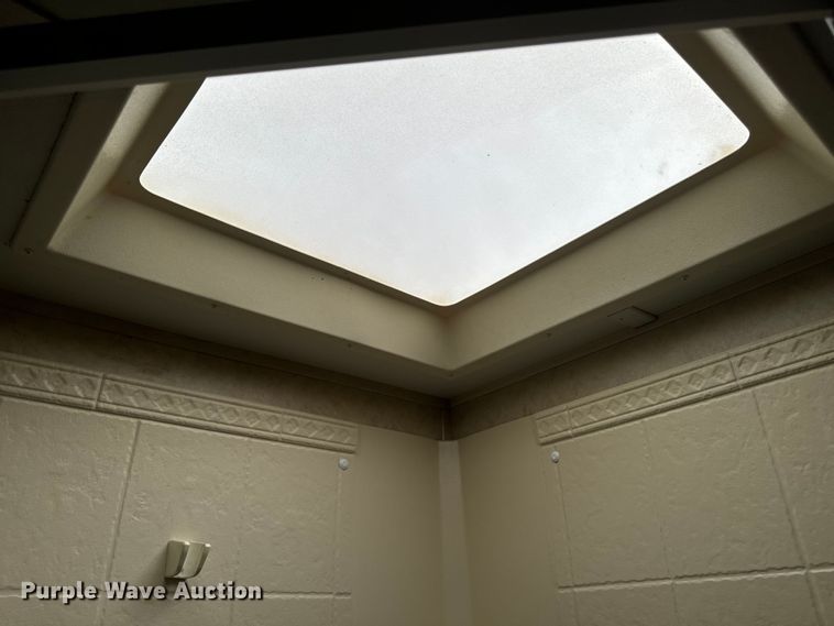 image for item EH4335 2007 Dutchman Denali camper