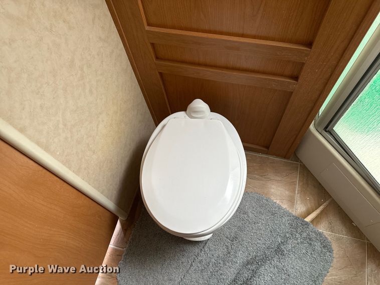 image for item EH4335 2007 Dutchman Denali camper