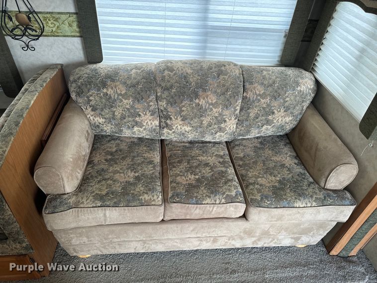 image for item EH4335 2007 Dutchman Denali camper