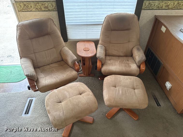 image for item EH4335 2007 Dutchman Denali camper