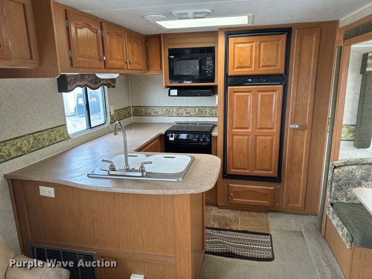 image for item EH4335 2007 Dutchman Denali camper