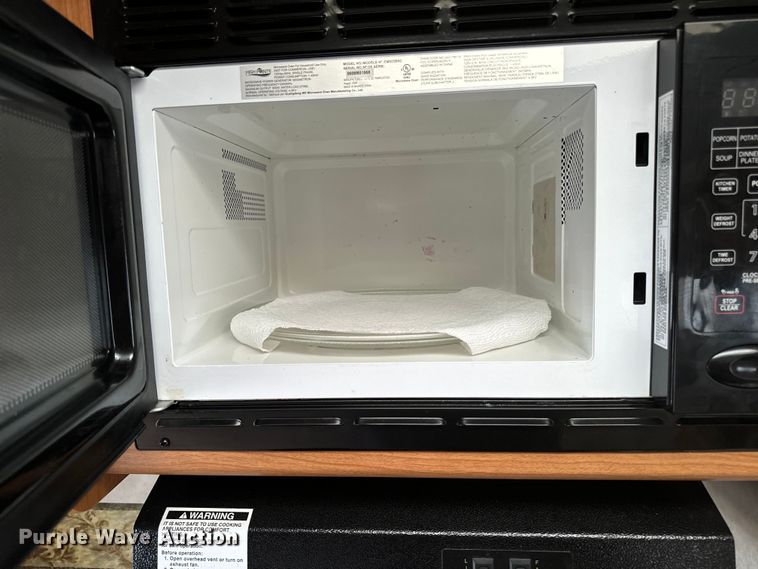 image for item EH4335 2007 Dutchman Denali camper