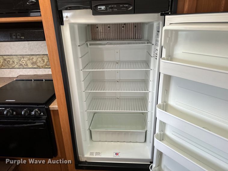 image for item EH4335 2007 Dutchman Denali camper