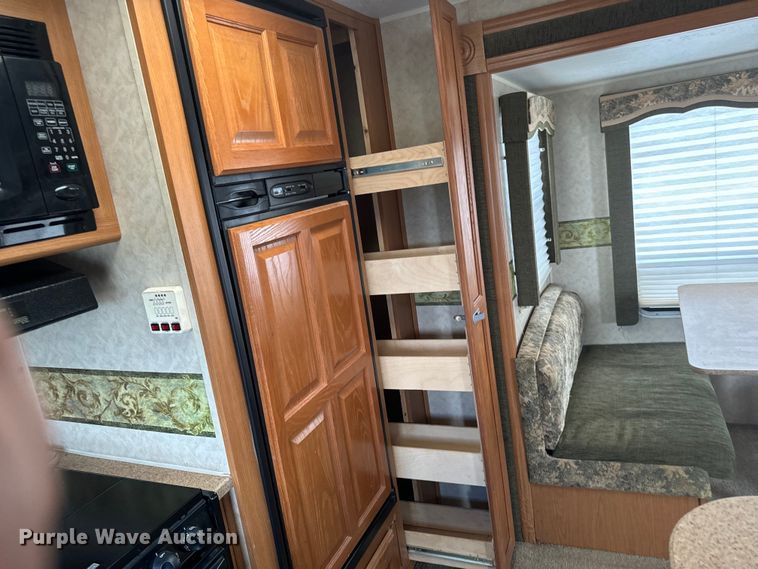 image for item EH4335 2007 Dutchman Denali camper