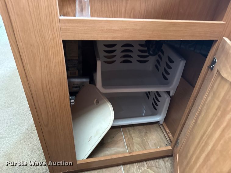 image for item EH4335 2007 Dutchman Denali camper