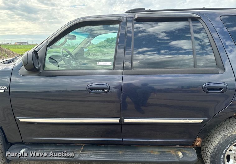 image for item EH4336 2001 Ford Expedition SUV