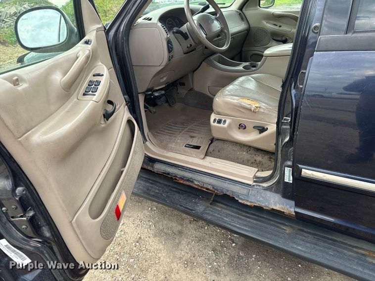 image for item EH4336 2001 Ford Expedition SUV