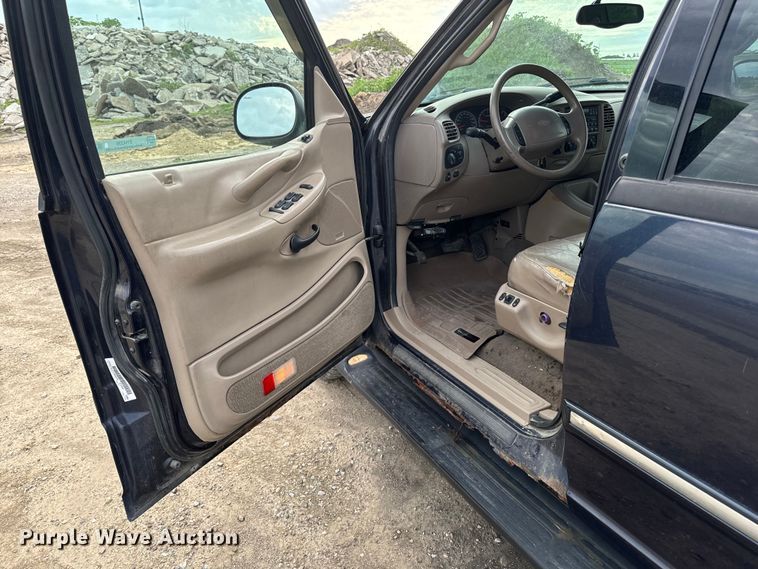 image for item EH4336 2001 Ford Expedition SUV