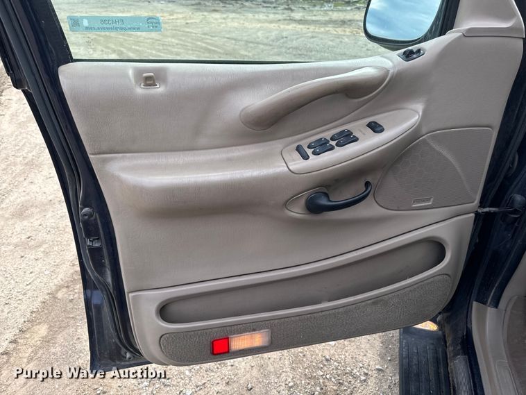 image for item EH4336 2001 Ford Expedition SUV