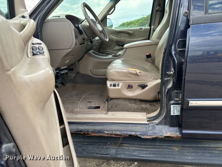 image for item EH4336 2001 Ford Expedition SUV