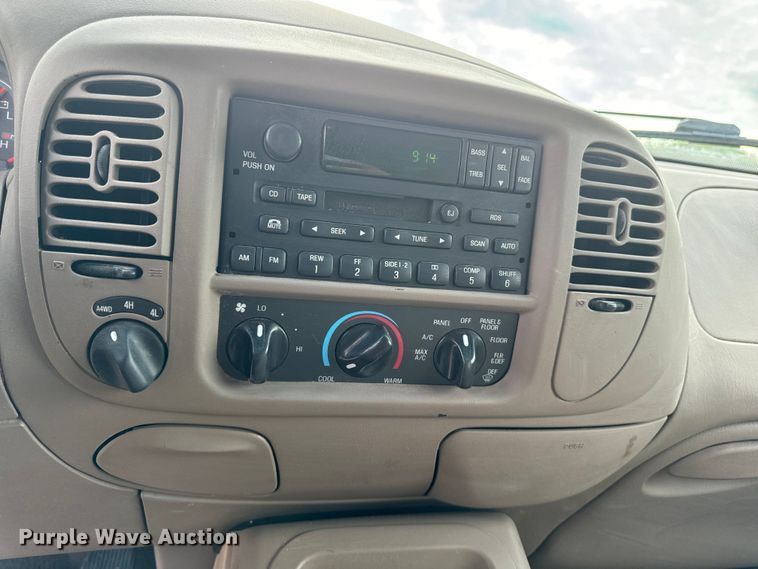 image for item EH4336 2001 Ford Expedition SUV