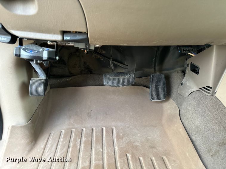 image for item EH4336 2001 Ford Expedition SUV