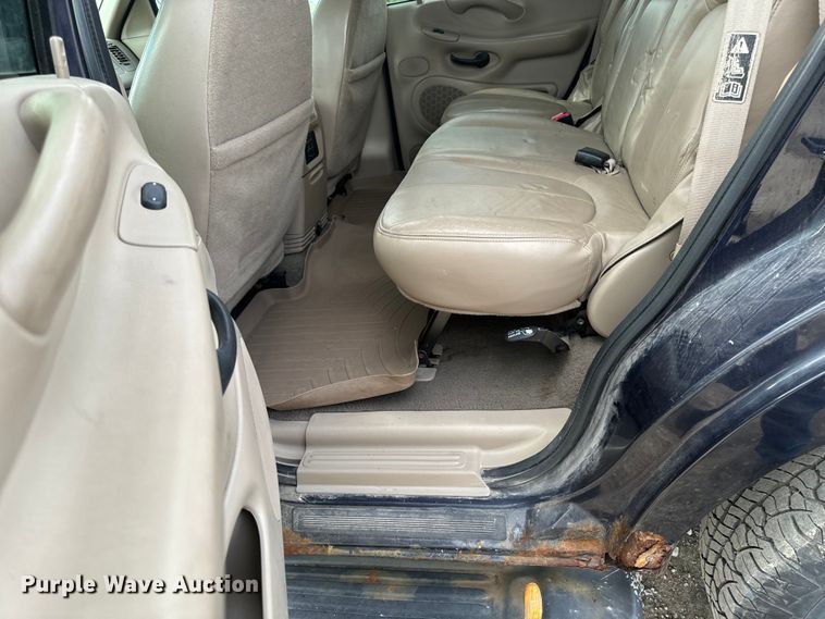 image for item EH4336 2001 Ford Expedition SUV