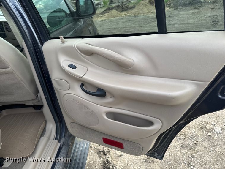 image for item EH4336 2001 Ford Expedition SUV