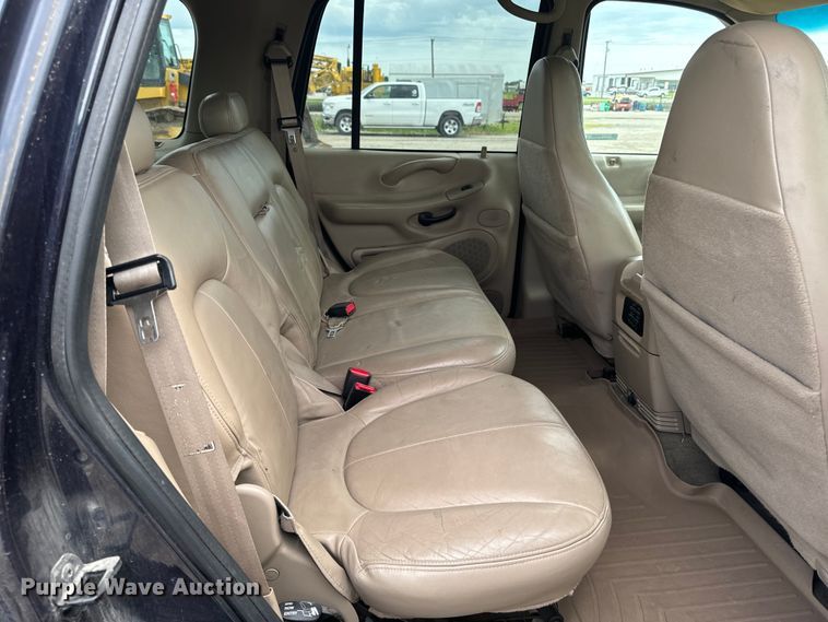 image for item EH4336 2001 Ford Expedition SUV