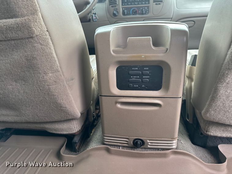 image for item EH4336 2001 Ford Expedition SUV