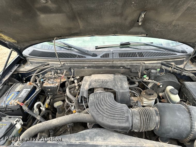 image for item EH4336 2001 Ford Expedition SUV