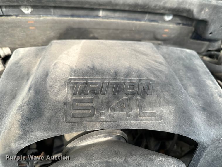 image for item EH4336 2001 Ford Expedition SUV