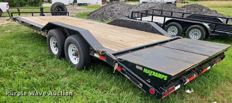 image for item EI3952 2022 Load Trail equipment trailer