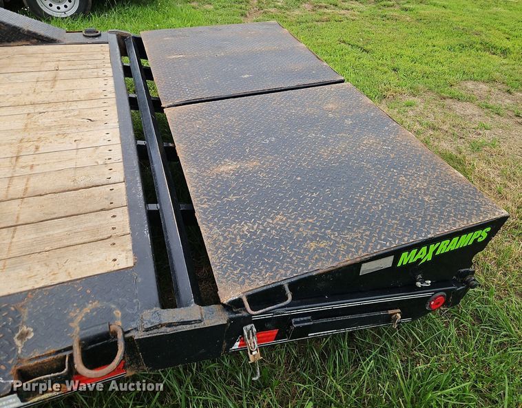 image for item EI3952 2022 Load Trail equipment trailer