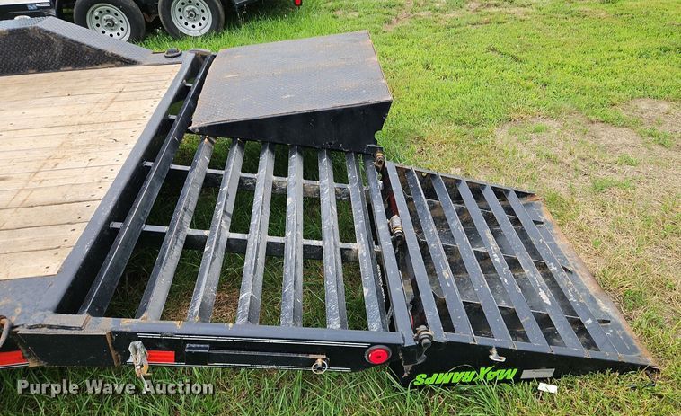 image for item EI3952 2022 Load Trail equipment trailer