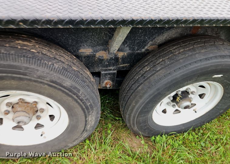 image for item EI3952 2022 Load Trail equipment trailer