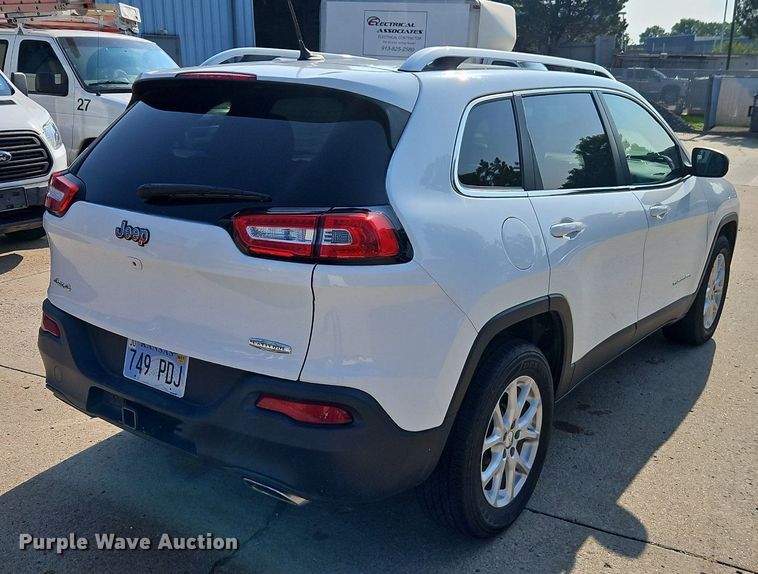 image for item EI3955 2015 Jeep Cherokee Latitude SUV