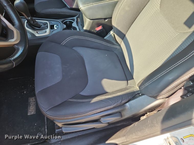 image for item EI3955 2015 Jeep Cherokee Latitude SUV