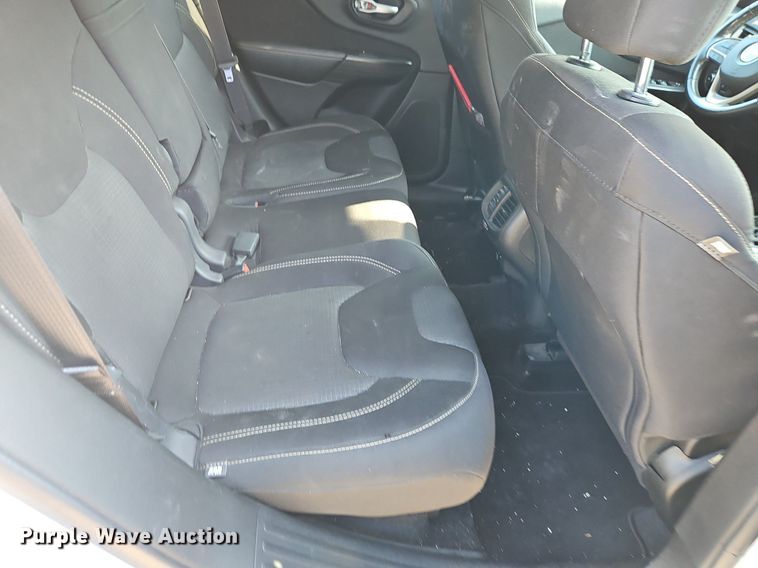 image for item EI3955 2015 Jeep Cherokee Latitude SUV