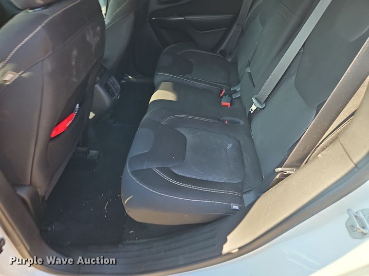 image for item EI3955 2015 Jeep Cherokee Latitude SUV