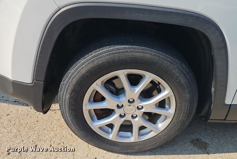 image for item EI3955 2015 Jeep Cherokee Latitude SUV