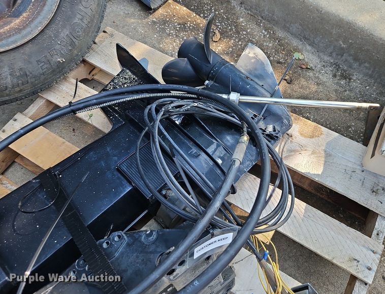 image for item EI3957 2000 Mercury Tracker 60 engine