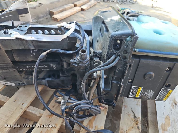 image for item EI3957 2000 Mercury Tracker 60 engine