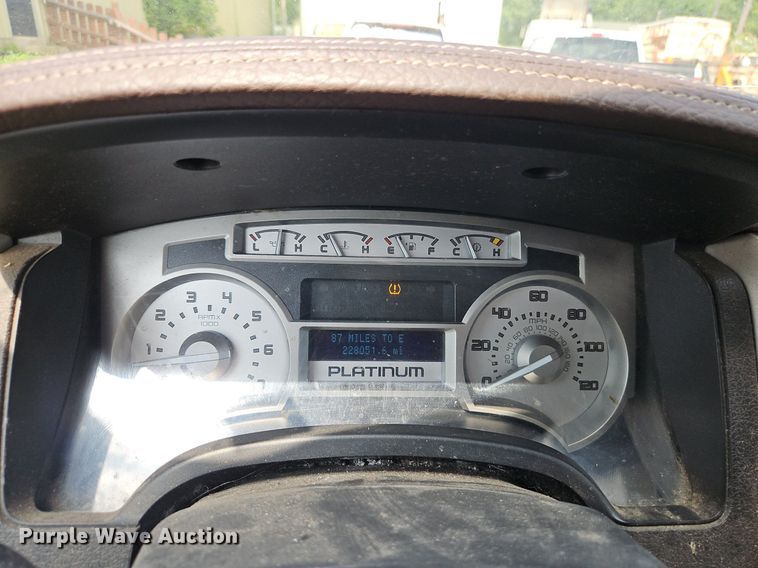 image for item EI3960 2009 Ford F150 Platinum  SuperCrew pickup truck