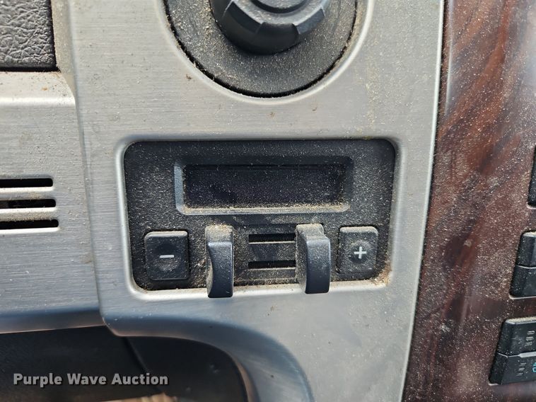 image for item EI3960 2009 Ford F150 Platinum  SuperCrew pickup truck