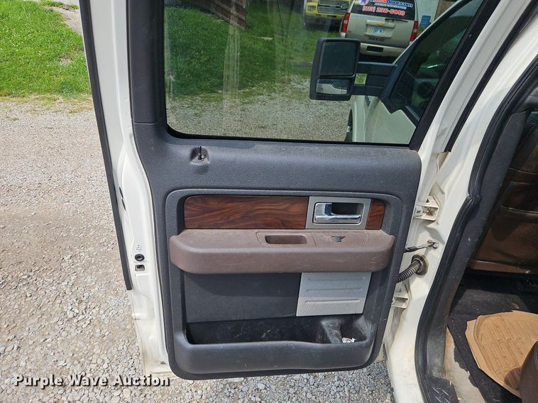 image for item EI3960 2009 Ford F150 Platinum  SuperCrew pickup truck