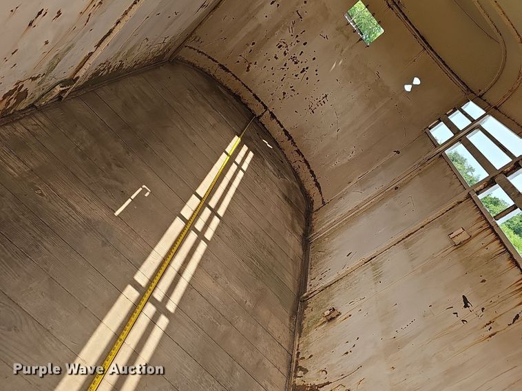 image for item EJ5750 1990 Chaparrel Stock Trailer  livestock trailer