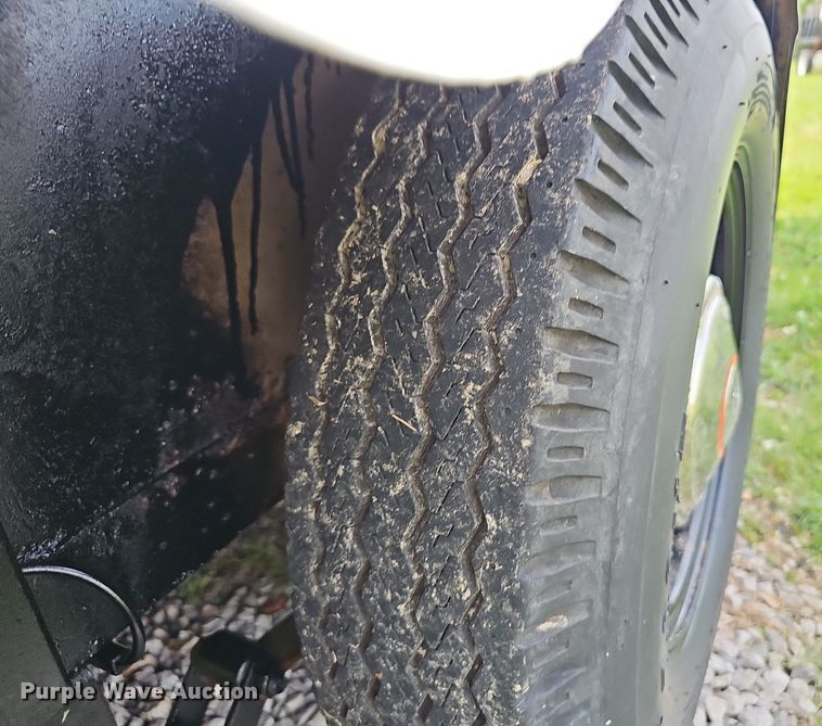 image for item EJ5750 1990 Chaparrel Stock Trailer  livestock trailer