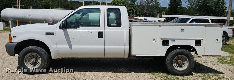 image for item EJ5755 1999 Ford F250 Super Duty SuperCab utility bed pickup truck