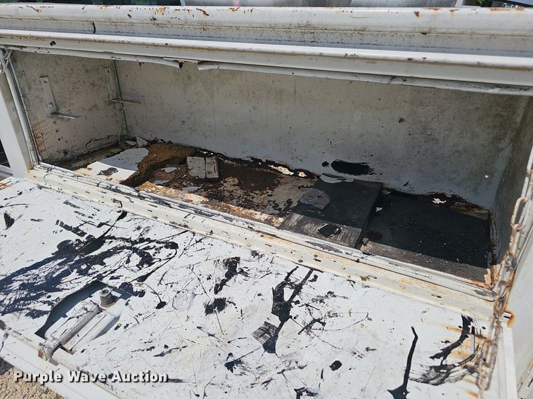 image for item EJ5755 1999 Ford F250 Super Duty SuperCab utility bed pickup truck