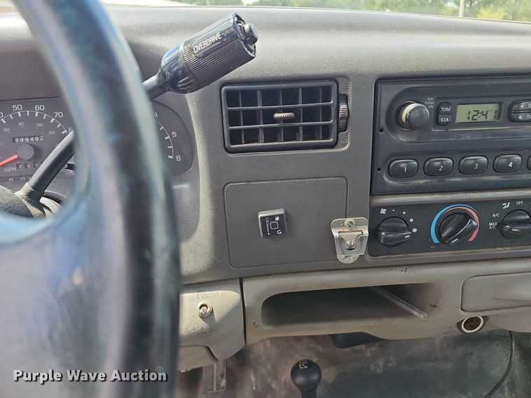 image for item EJ5755 1999 Ford F250 Super Duty SuperCab utility bed pickup truck