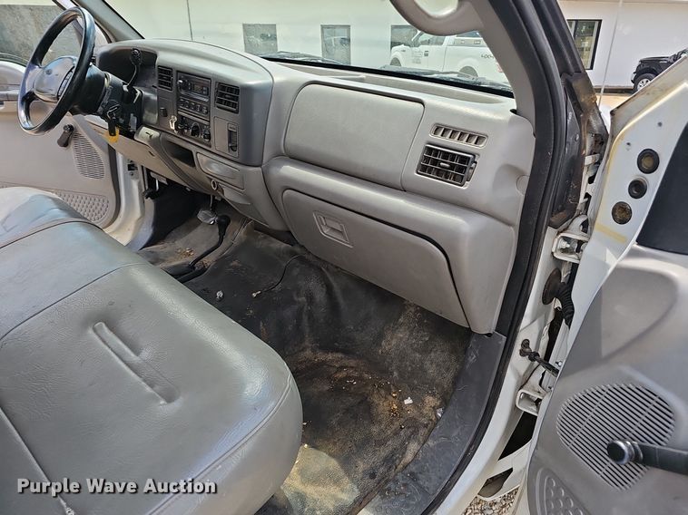 image for item EJ5755 1999 Ford F250 Super Duty SuperCab utility bed pickup truck