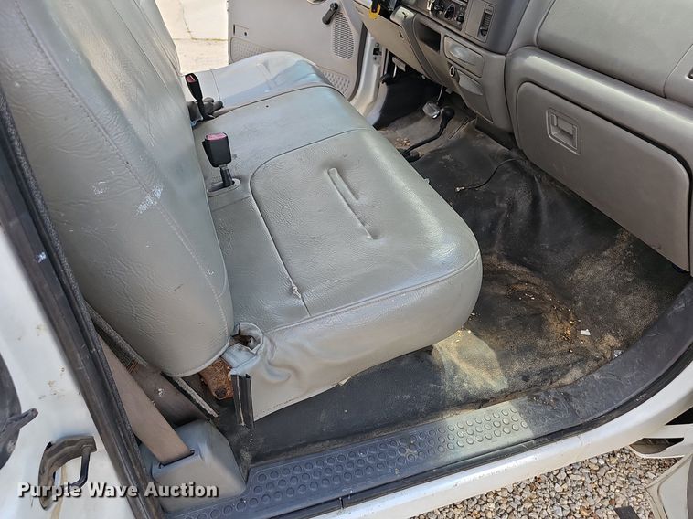 image for item EJ5755 1999 Ford F250 Super Duty SuperCab utility bed pickup truck