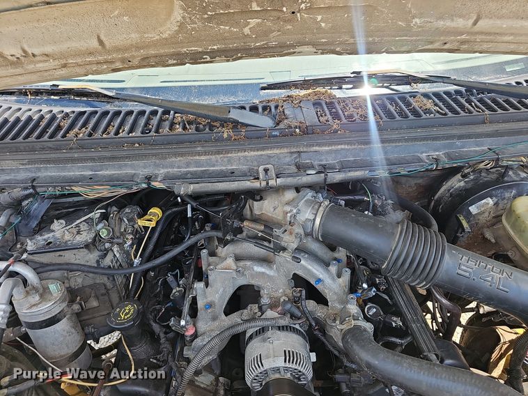 image for item EJ5755 1999 Ford F250 Super Duty SuperCab utility bed pickup truck