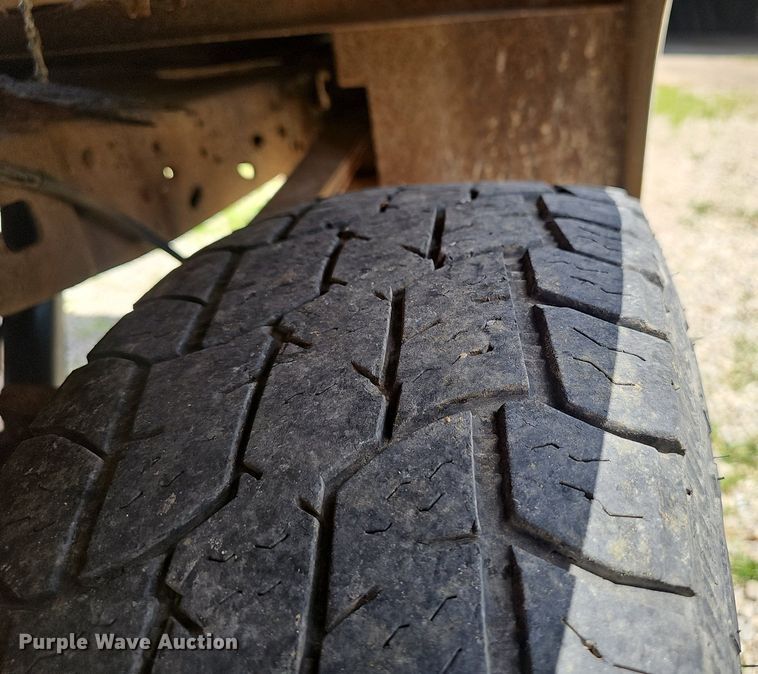 image for item EJ5755 1999 Ford F250 Super Duty SuperCab utility bed pickup truck